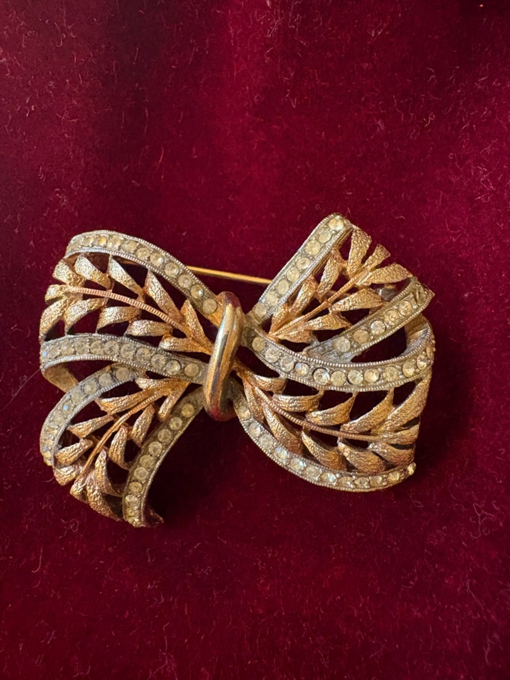 Vintage JJ Jewelry Bow Pin